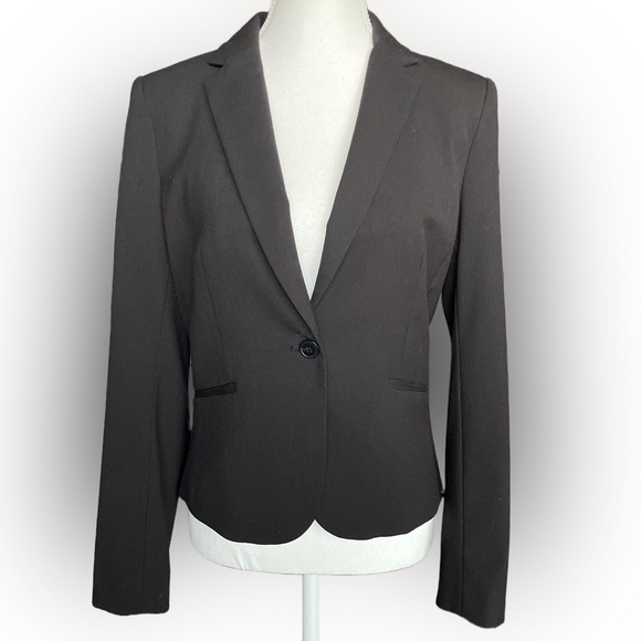 H&M Jackets & Blazers - H&M Black Fitted Blazer